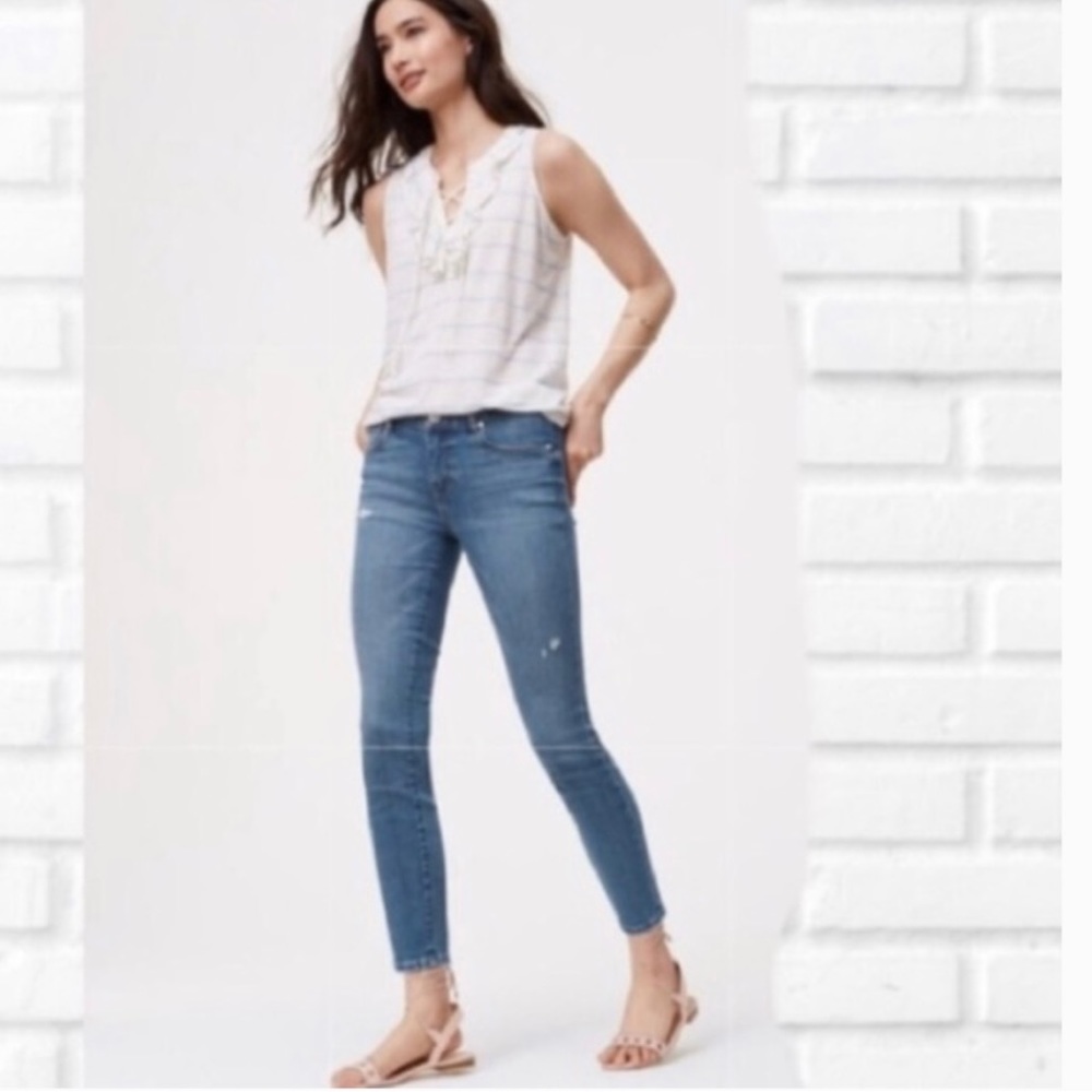 Ann Taylor Loft Modern slim fit medium light wash distressed Size 2 jean